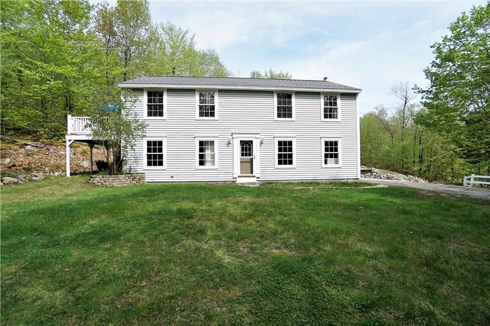 Lovely raised ranch in private,...