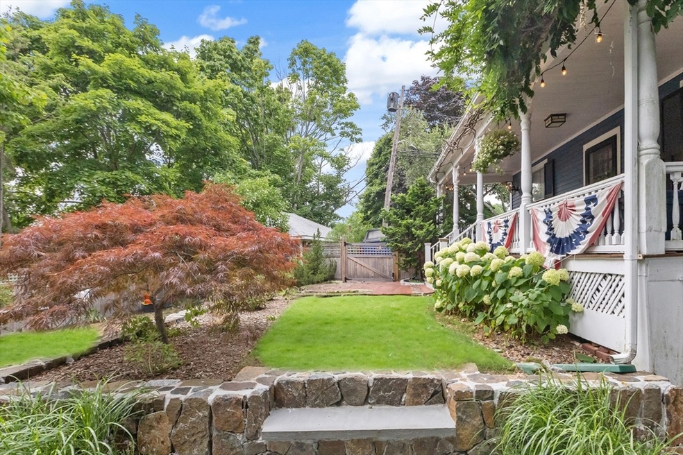 26 Nicholson St, Marblehead, MA 01945 - photo 1