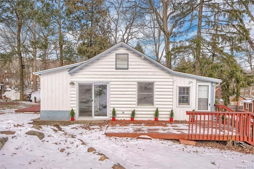 17 Pine St, Lake Peekskill, NY 10537 - photo 1