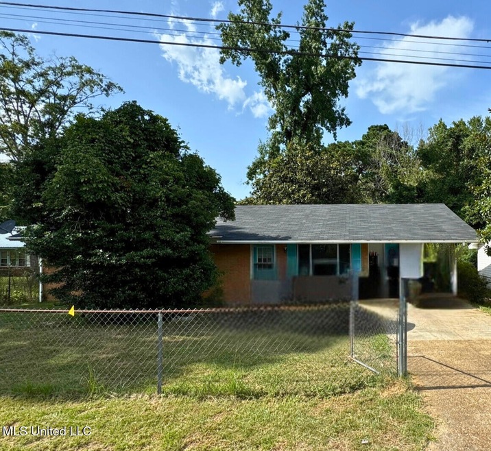 812 Carver St, Carthage, MS 39051 - photo 1