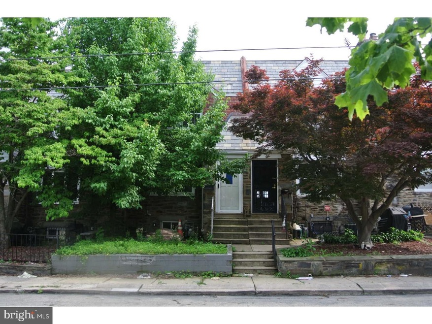 6848 Clover Ln, Upper Darby, PA 19082 - photo 1