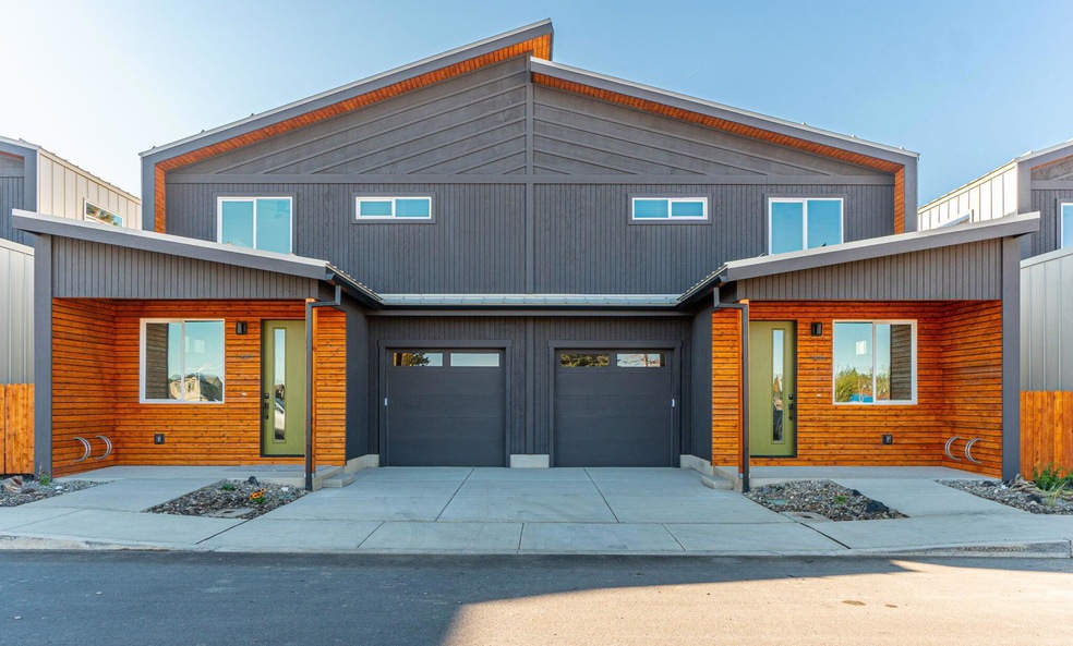 61647 Daly Estates Dr unit 11, Bend, OR 97702 - photo 1