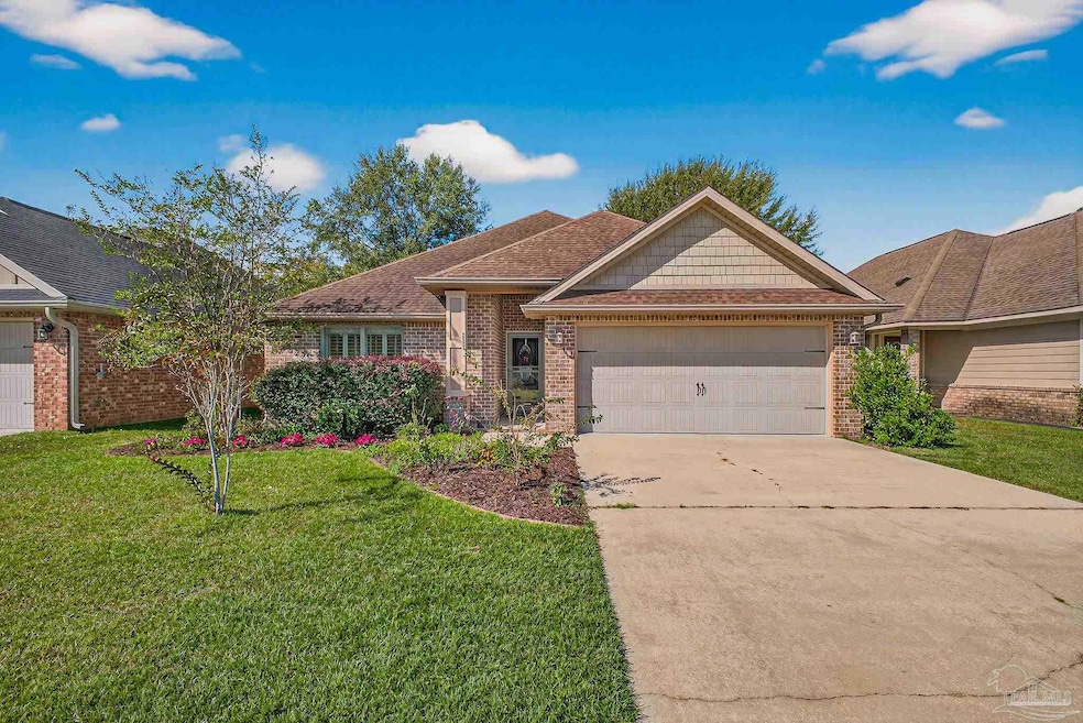 2527 Fiddlers Cir, Cantonment, FL 32533 - photo 1