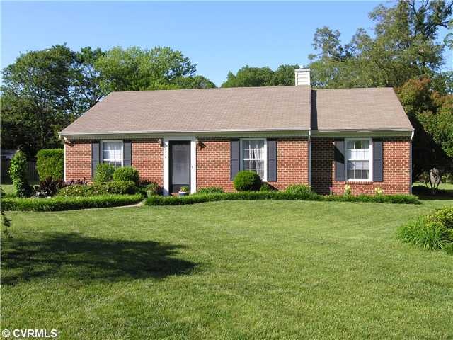 Exterior Front - Beautiful newer style ranch (buil