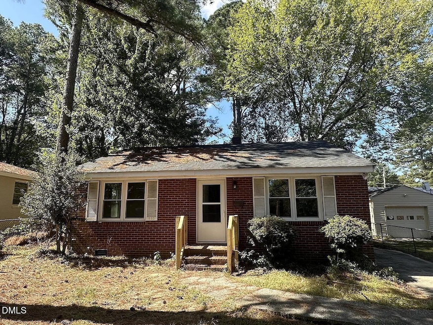 902 Meadow St S, Wilson, NC 27893 - photo 1