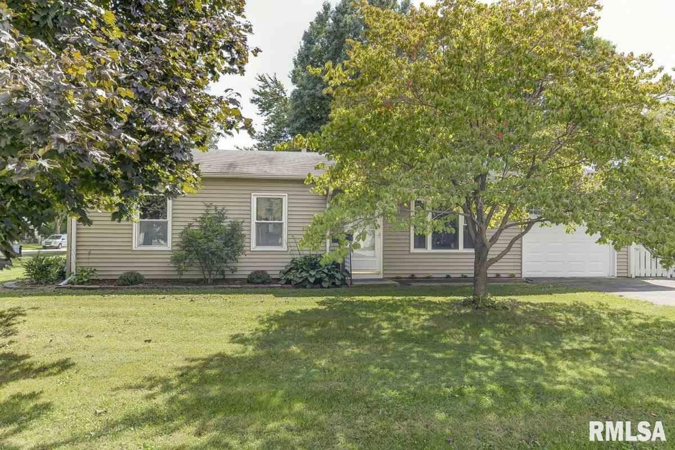 317 Welch Dr, Lincoln, IL 62656 - photo 1