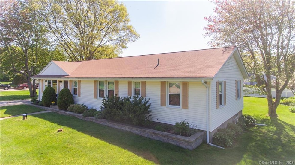 59 Sunrise Ave, Pawcatuck, CT 06379 - photo 1