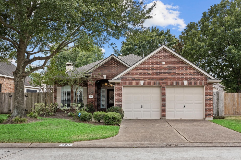 7011 Brook Run Ln, Houston, TX 77040 - photo 1