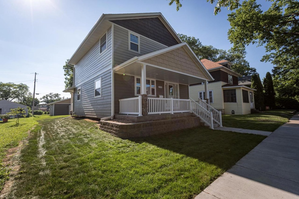 1218 6th St S, La Crosse, WI 54601 - photo 1