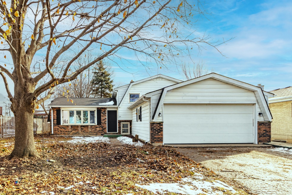 609 Baldwin Ave, Waukegan, IL 60085 - photo 1