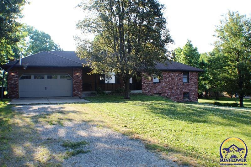 5540 SW Wanamaker Rd, Topeka, KS 66610 - photo 1