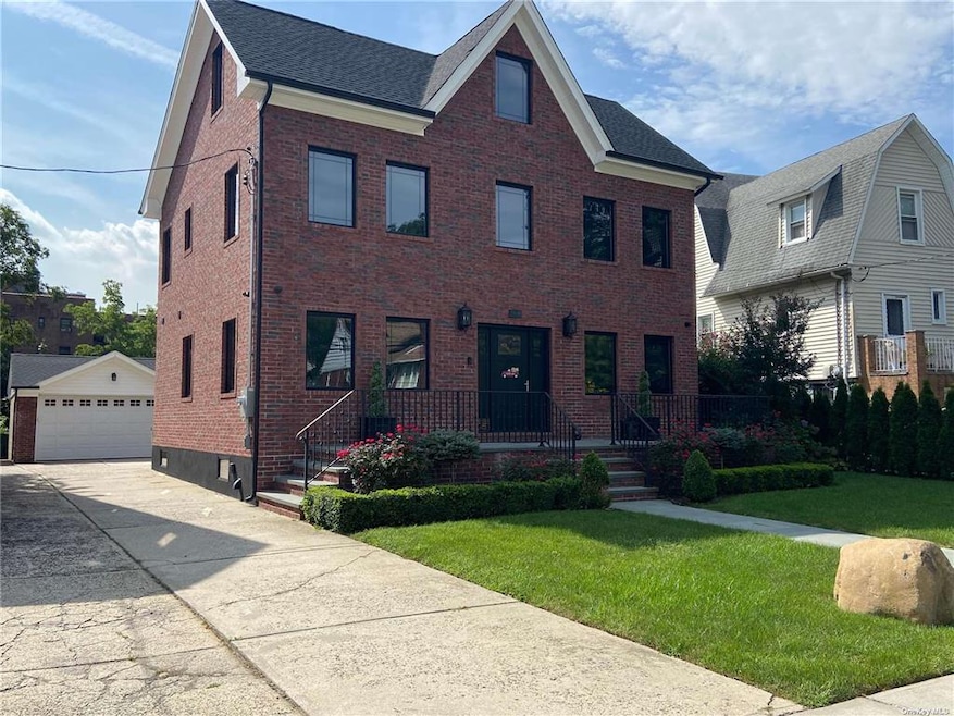 190-06 Haywood Rd, Hollis, NY 11423 - photo 1