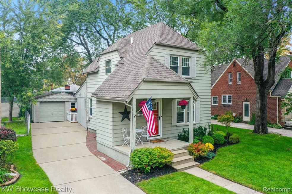 Welcome to 846 Phillips Ave!