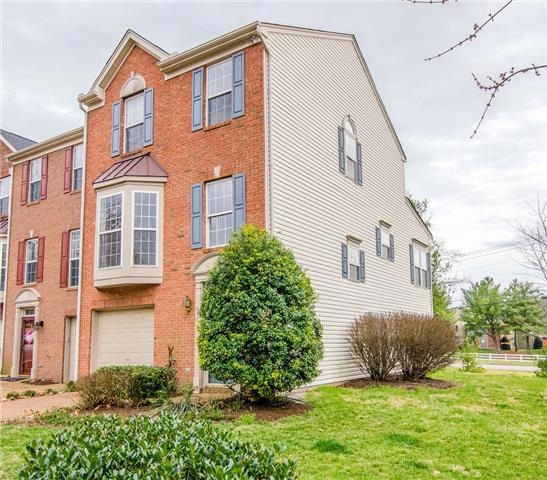 ANDOVER TOWNHOMES in  FRANKLIN, TN  610 Huffine Manor. 37067.  Two blocks from I-65.  Walk to Whole Foods, BrickTops & shopping.