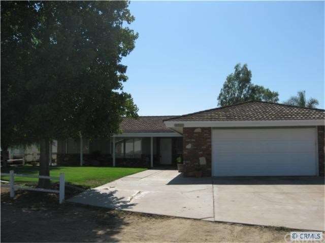 Gorgeous Horse property home on a half acre lot!~