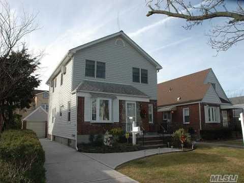 82-18 267th St, Glen Oaks, NY 11004 - photo 1