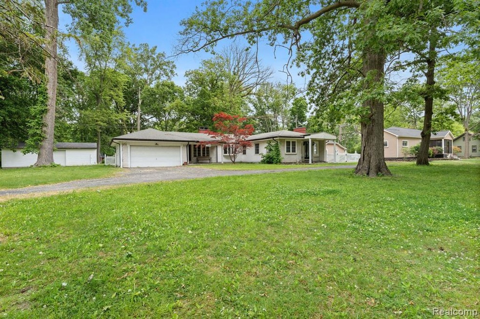 1446 SF RANCH SITUATED ON 2 LOTS, JUST OVER 1 ACRE