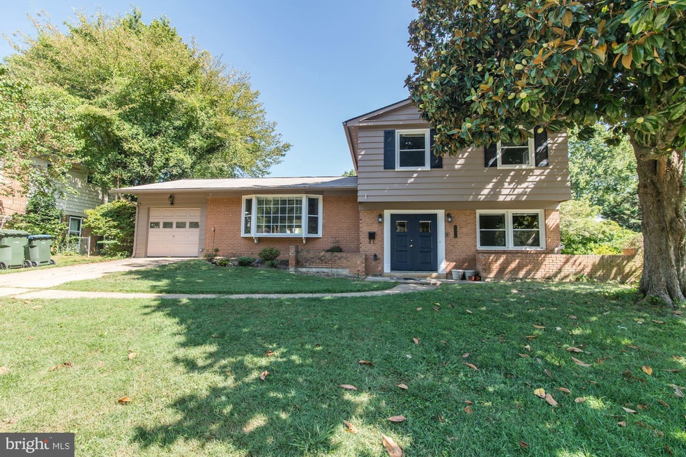 5016 King Richard Dr, Annandale, VA 22003 - photo 1