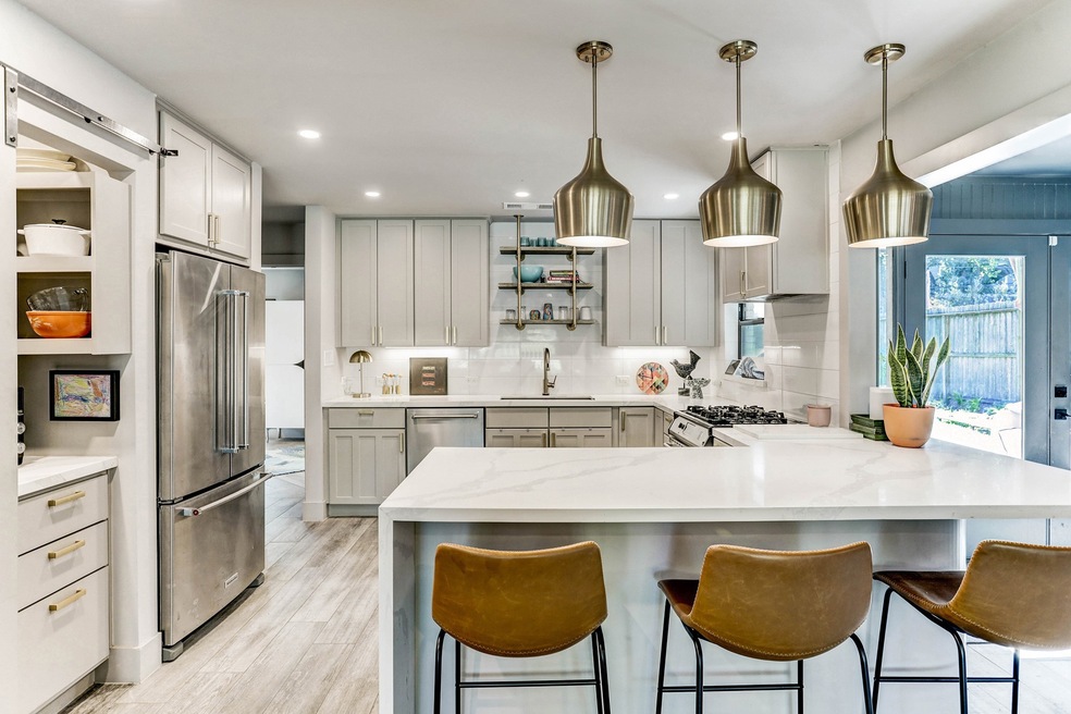 2319 Lamonte Ln, Houston, TX 77018 - photo 1