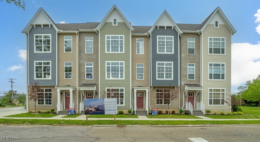 View of front of home with entry steps