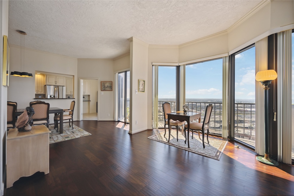 Welcome to your oasis of luxury living - those vie