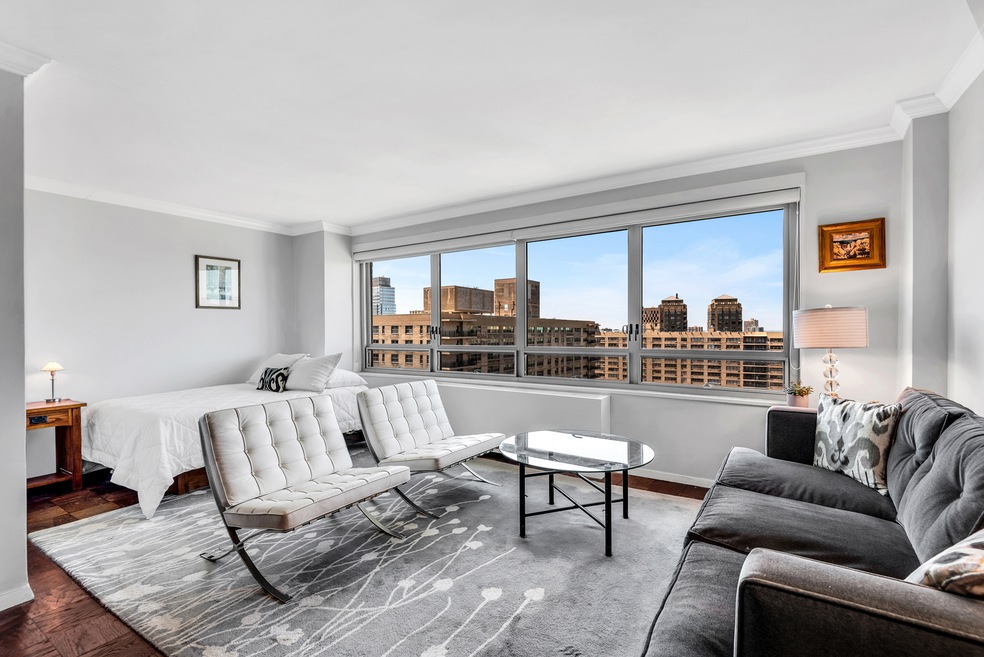 Lincoln Towers unit 29G, New York, NY 10023 - photo 1