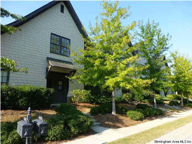 Beautiful 3 bedroom, 2.5 bath townhome in Invernes