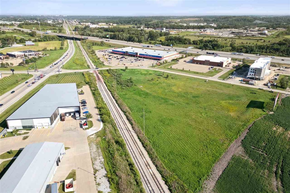 135 Westcor Dr, Coralville, IA 52241 - photo 1