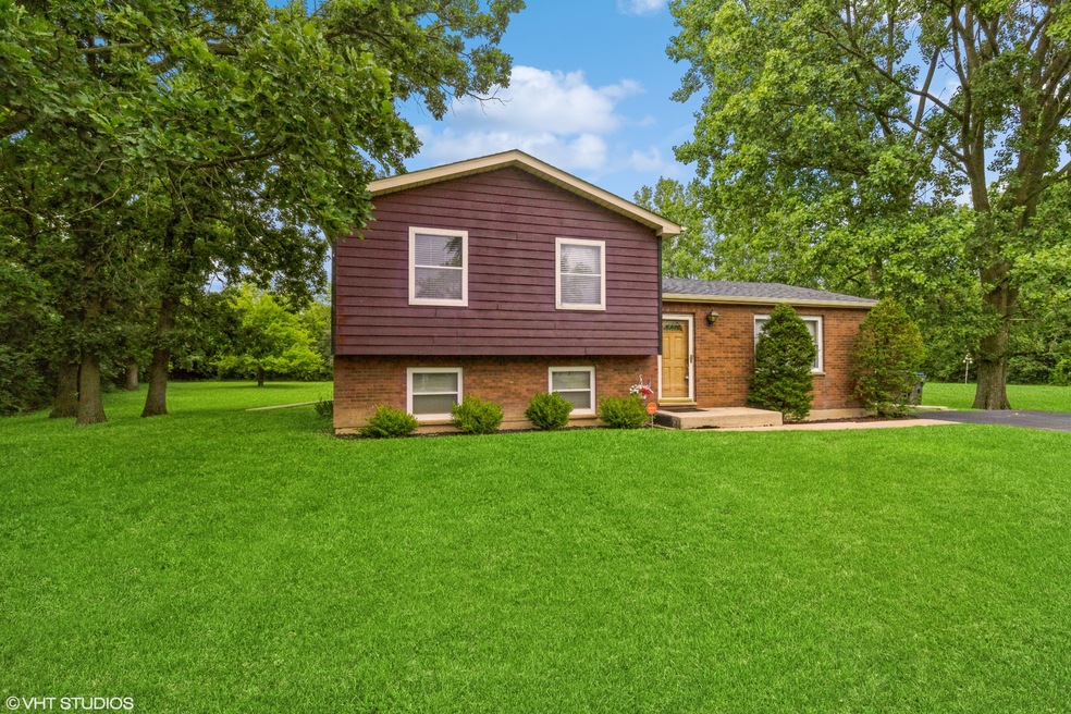 1408 N Frolic Ave, Waukegan, IL 60085 - photo 1