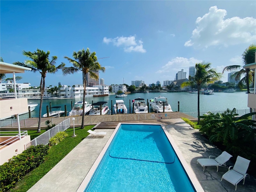 6881 Bay Dr unit 11, Miami Beach, FL 33141 - photo 1