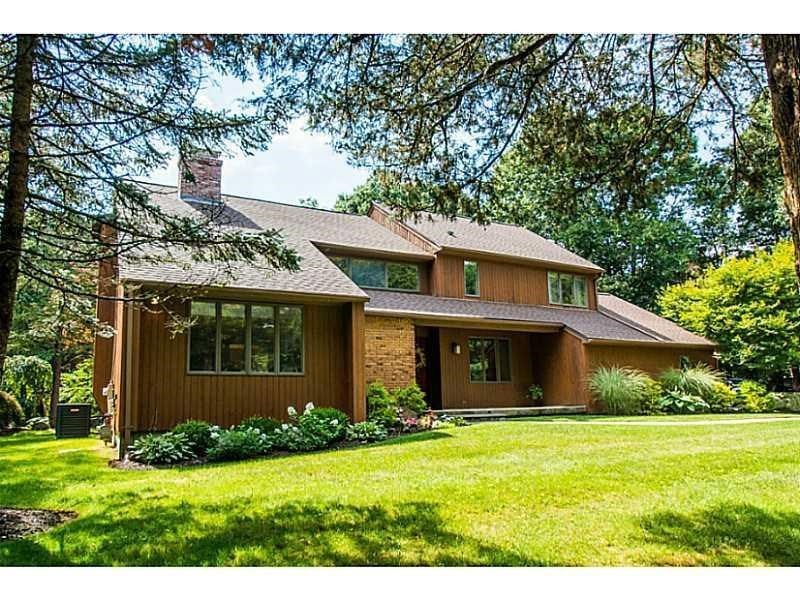 47 Briarbrook Dr, East Greenwich, RI 02818 - photo 1