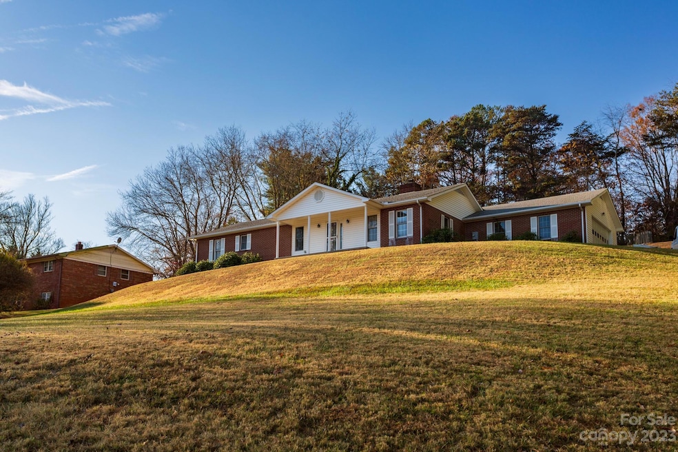 155 Keystone Dr, Asheville, NC 28806 - photo 1