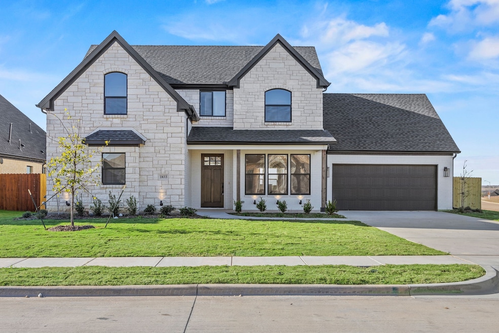 1833 Sudbury Dr, Cleburne, TX 76033 - photo 1