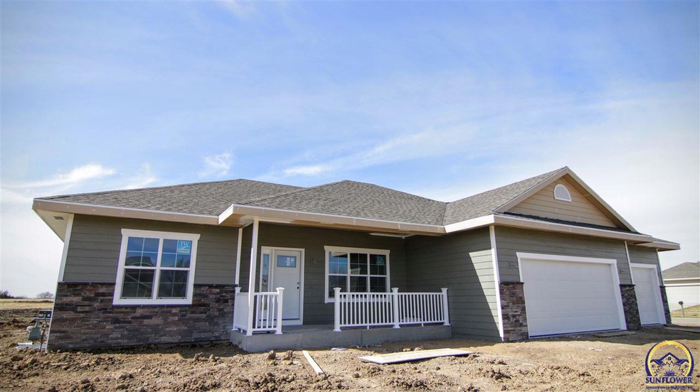 2909 SW Greenridge St, Topeka, KS 66614 - photo 1