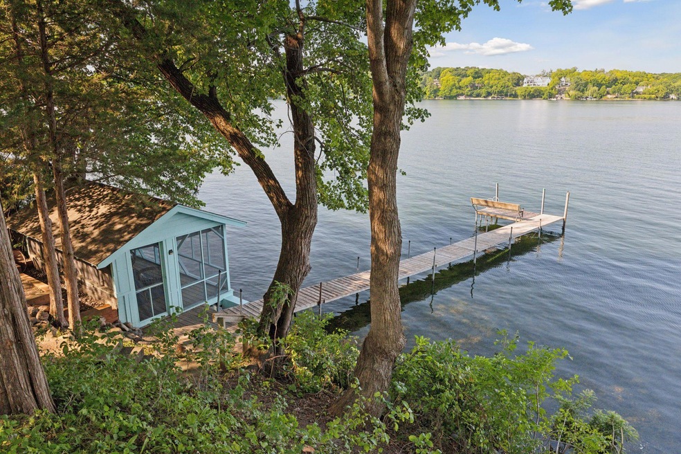 27940 Smithtown Rd, Excelsior, MN 55331 - photo 1