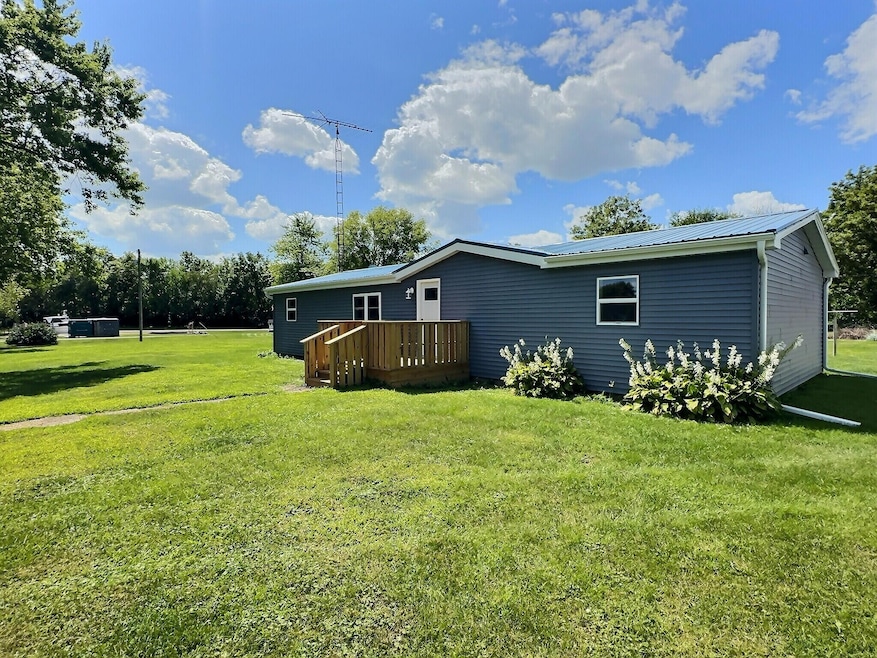 306 S Chestnut St, Earl Park, IN 47942 - photo 1