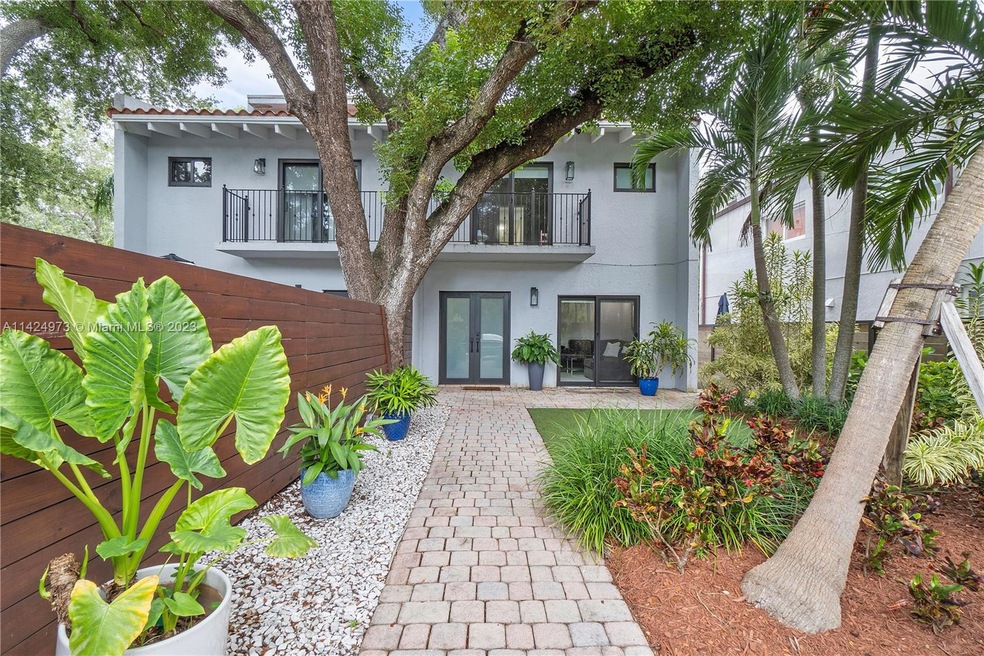 Sold $1,260,000 • Co-Listing Agent
