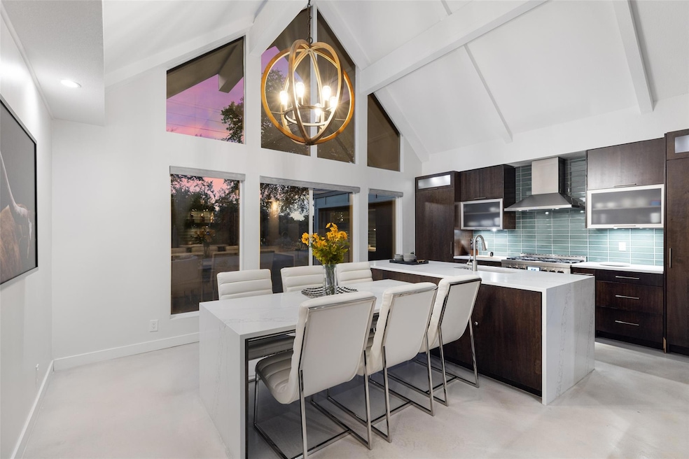 For Sale $895,000 • Co-Listing Agent