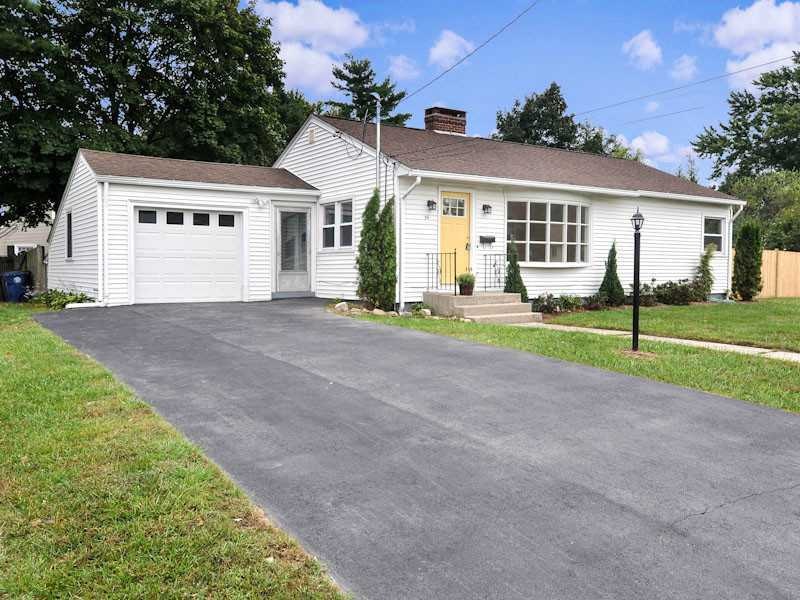 34 Gorton Lake Blvd, Warwick, RI 02886 - photo 1