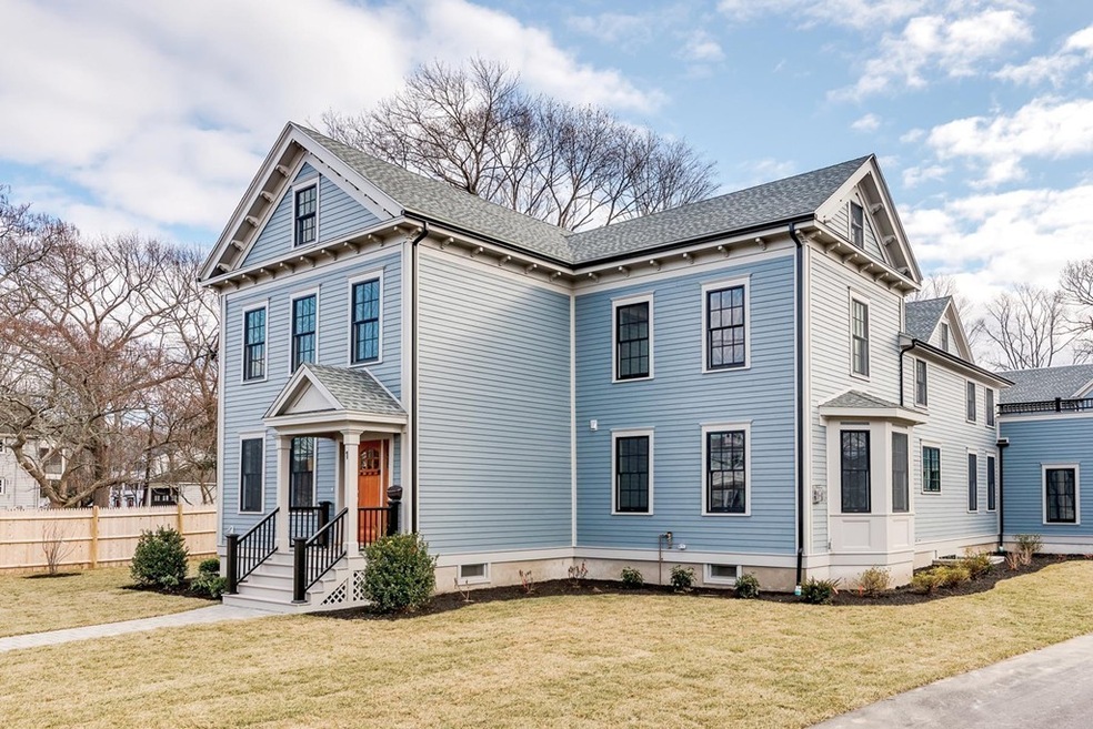 336 Newtonville Ave unit 4, Newtonville, MA 02460 - photo 1