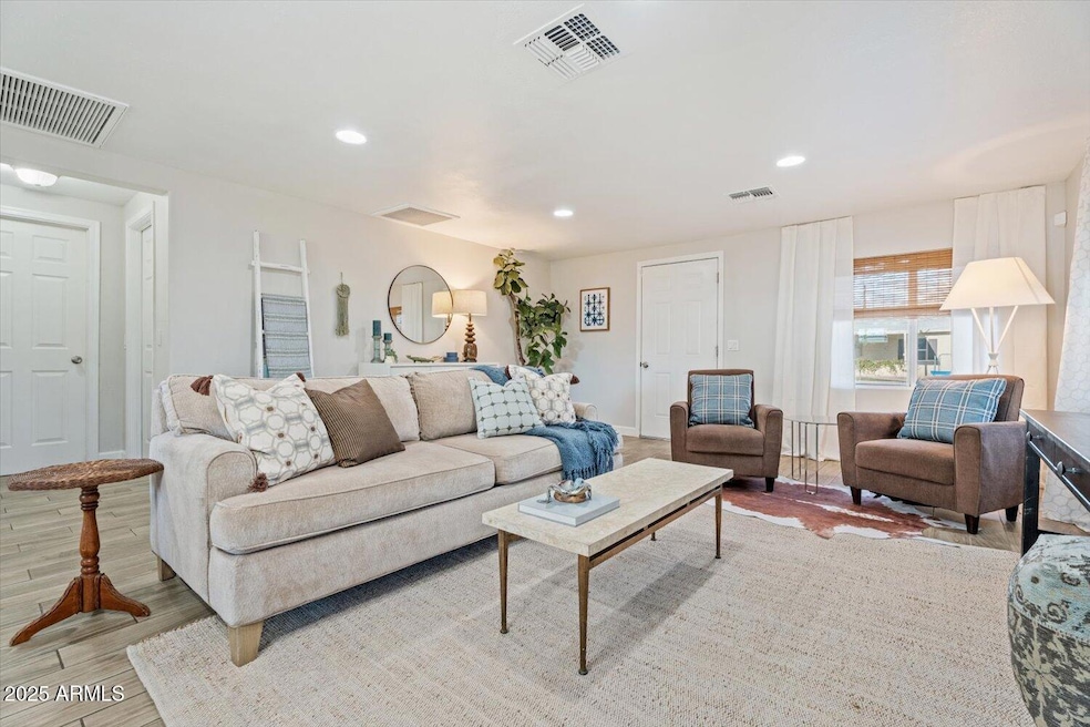 1927 W Lawrence Rd, Phoenix, AZ 85015 - photo 1