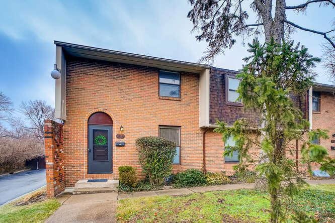 Welcome to 1861 Willoway Circle N