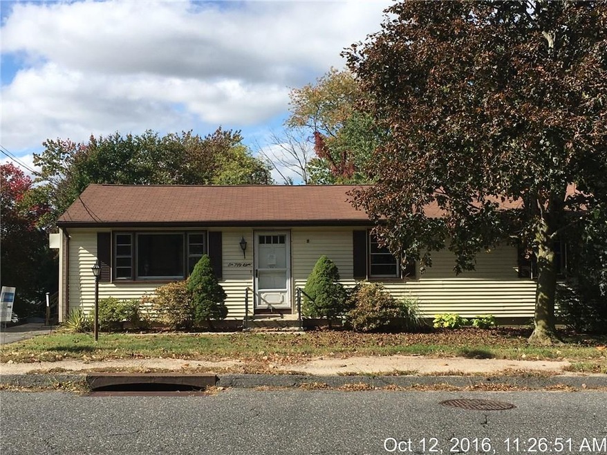 658 Oronoke Rd, Waterbury, CT 06708 - photo 1