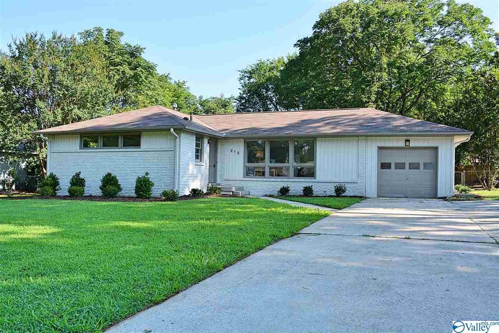 212 Southcrest Dr SW, Huntsville, AL 35802 - photo 1