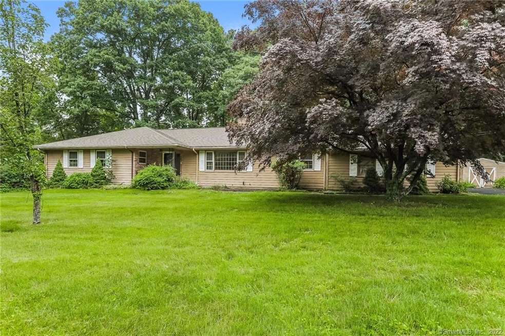 10 Stone Fence Ln, Newtown, CT 06470 - photo 1