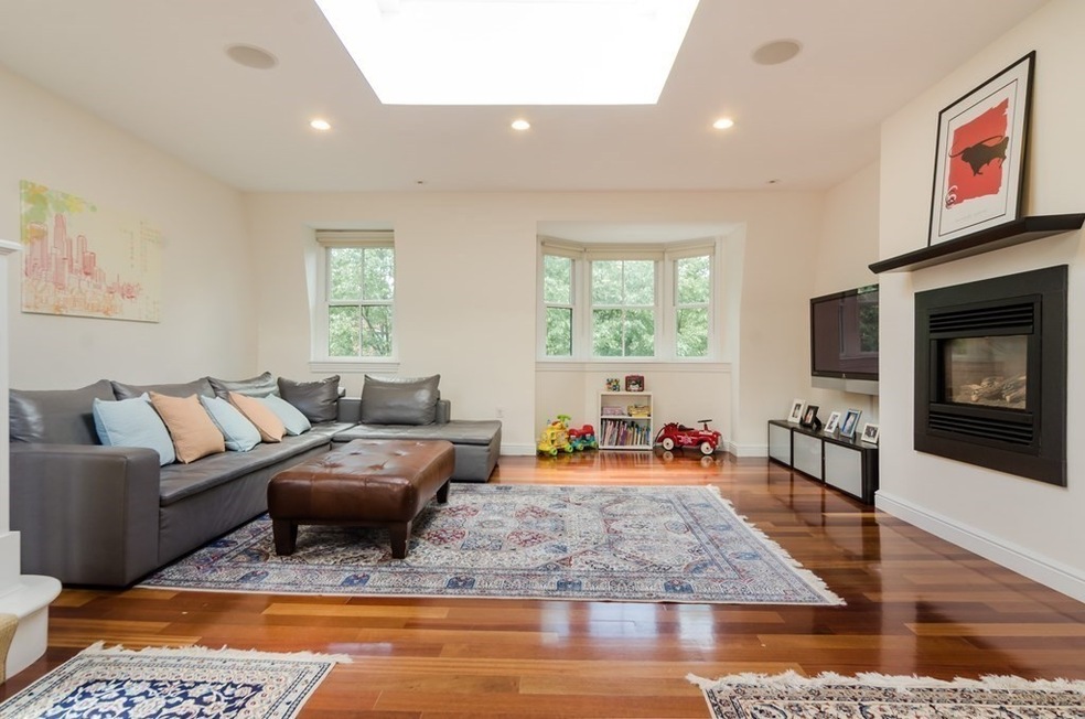 20 Greenwich Park unit 2, Boston, MA 02118 - photo 1