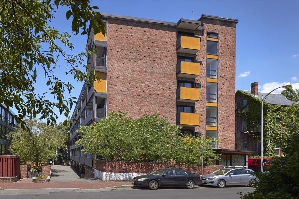 345 Harvard St unit 4A, Cambridge, MA 02138 - photo 1