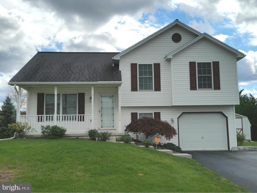 3774 Mountain Shadow Cir, Fayetteville, PA 17222 - photo 1