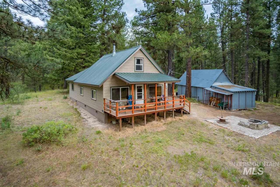 18 Blue Spruce Place, Cascade, ID 83611 - photo 1