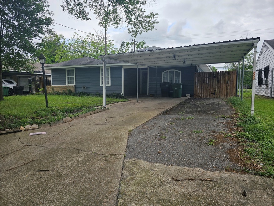 10911 Royal Pine Dr, Houston, TX 77093 - photo 1